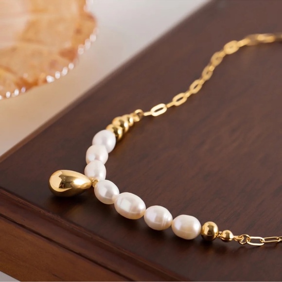 ◾️18K Gold Plated Natural Pearl Gold Bean Pendant Necklace - Picture 3 of 10
